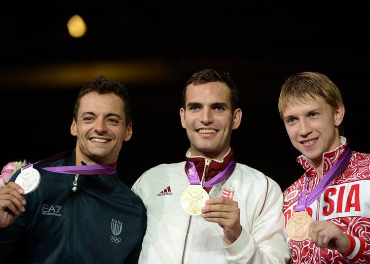 圖中為奧運(yùn)冠軍斯拉奇