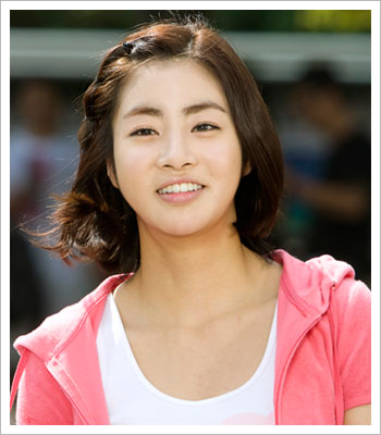 為《勇敢傳說》配音的姜素拉