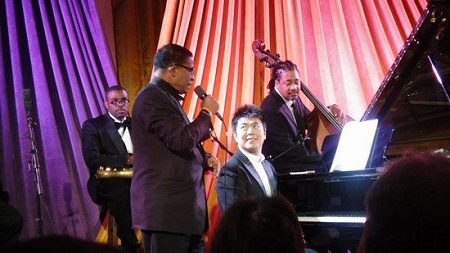 鋼琴演出現(xiàn)場(chǎng)