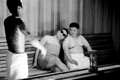 《江南Style》MV畫面