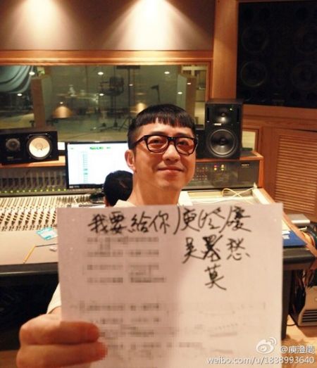 從錄音棚里面泄露出的照片