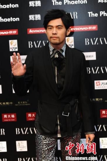 周杰倫在新歌發(fā)布會(huì)現(xiàn)場